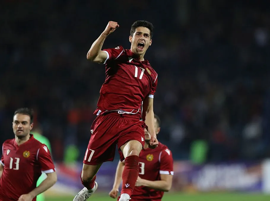 Шикарный гол Раноса в матче против Уэльса! Форвард оформил дубль (ВИДЕО)